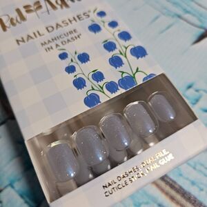 NEW Red Aspen Nail Dashes Bernadette Loves Bluebells Short Square Press On Nails